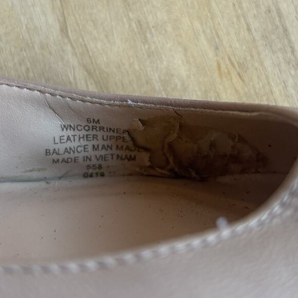 Nine West Point Slip On Leather Ballet Flats Neutral Beige 6M Gold Heel Read - Picture 5 of 8